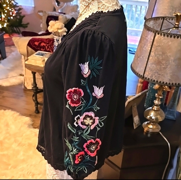 Anthropologie floral embroidered peasant blouse - Picture 6 of 6